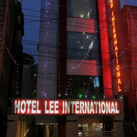 Hotel Lee International Калькутта Экстерьер фото