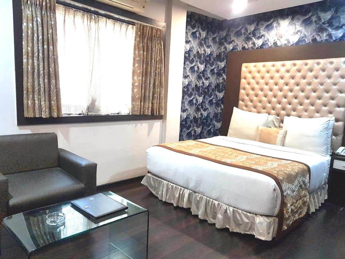 Hotel Lee International Калькутта Экстерьер фото