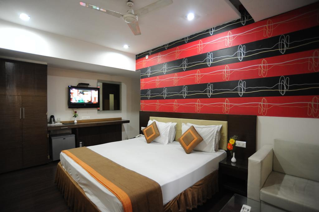 Hotel Lee International Калькутта Экстерьер фото
