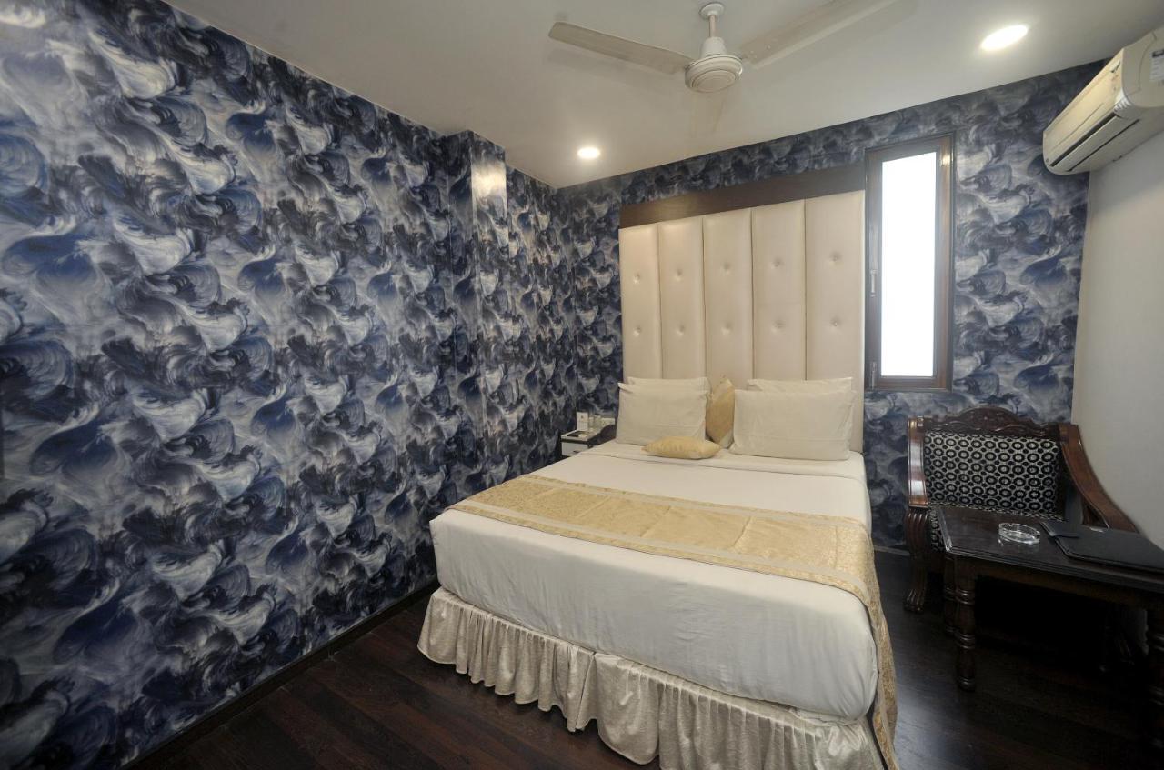 Hotel Lee International Калькутта Экстерьер фото